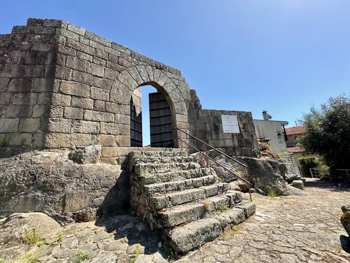 Castle of Avô, Portugal